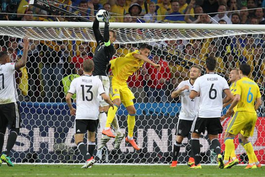 LILLE, FRANCE - JUNE 12:  Manuel Neuer of Germany in action during the UEFA EURO 2016 Group C match between Germany and Ukraine at Stade Pierre-Mauroy on June 12, 2016 in Lille, France. (Photo by Christian Kolbert/Anadolu Agency/Getty Images)