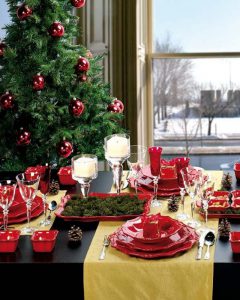 decorations-simple-style-luxury-christmas-decorations-for-dining-room-with-unique-style-red-plate-on-the-yellow-table-tunner-also-centerpiece-space-candle-lighting-also-simple-christmas-tree-that-have