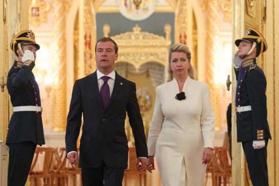 ITAR-TASS: MOSCOW, RUSSIA. SEPTEMBER 6, 2011. President of Russia Dmitry Medvedev with wife Svetlana pictured before meeting Queen Margrethe II of Denmark in Kremlin. (Photo ITAR-TASS / Yekaterina Shtukina) Ðîññèÿ. Ìîñêâà. 6 ñåíòÿáðÿ. Ïðåçèäåíò ÐÔ Äìèòðèé Ìåäâåäåâ è ñóïðóãà ïðåçèäåíòà ÐÔ Ñâåòëàíà Ìåäâåäåâà ïåðåä âñòðå÷åé ñ êîðîëåâîé Äàíèè Ìàðãðåòå II â Êðåìëå. Ôîòî ÈÒÀÐ-ÒÀÑÑ/ Åêàòåðèíà Øòóêèíà