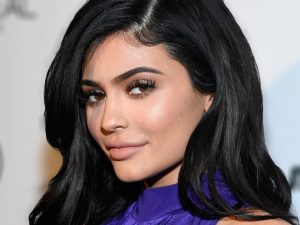 kylie-jenner-potentially-revealing-pregnancy-on-kuwtk-lead