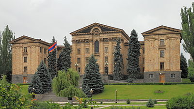 2014_Erywań,_Budynek_Zgromadzenia_Narodowego_Republiki_Armenii (1)