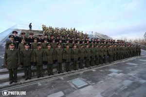 RA President Serzh Sargsyan and other higher officials paid a visit to Yerablur Military Pantheon on the occasion of Army Day